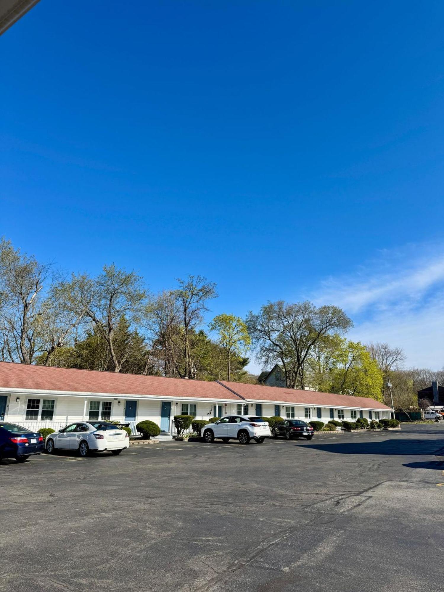 Chisholm'S Motor Inn Saugus Exterior foto